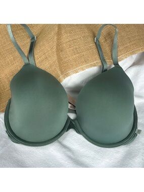 Victoria’s Secret Lined Demi Bra Size 32DDD